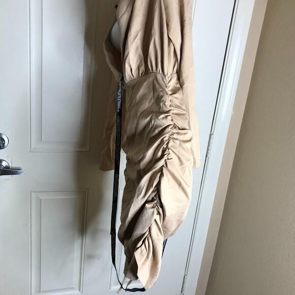 PrettyLittleThing Women's Ruched Deep Plunge Blazer Dress Beige NEW ~ Size 4 - Picture 7 of 9